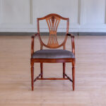 Hepplewhite nojatuoli, mahonki, tilauskangas mohair Jazz 2017.